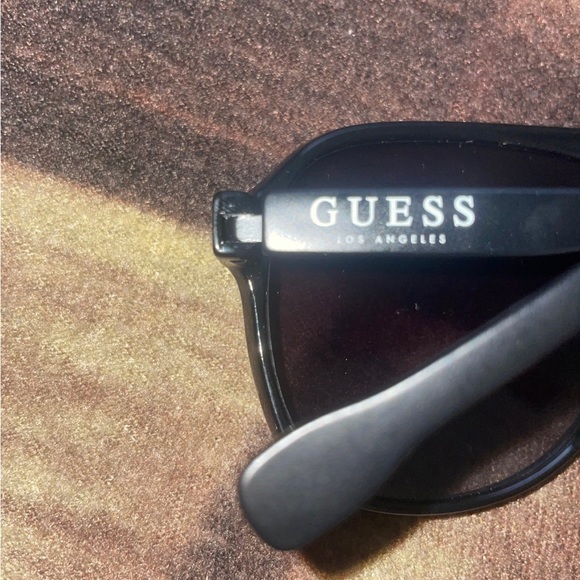 New Guess Aviators Sunglasses Travel Bag With Manual Original Unisex. - Picture 7 of 12